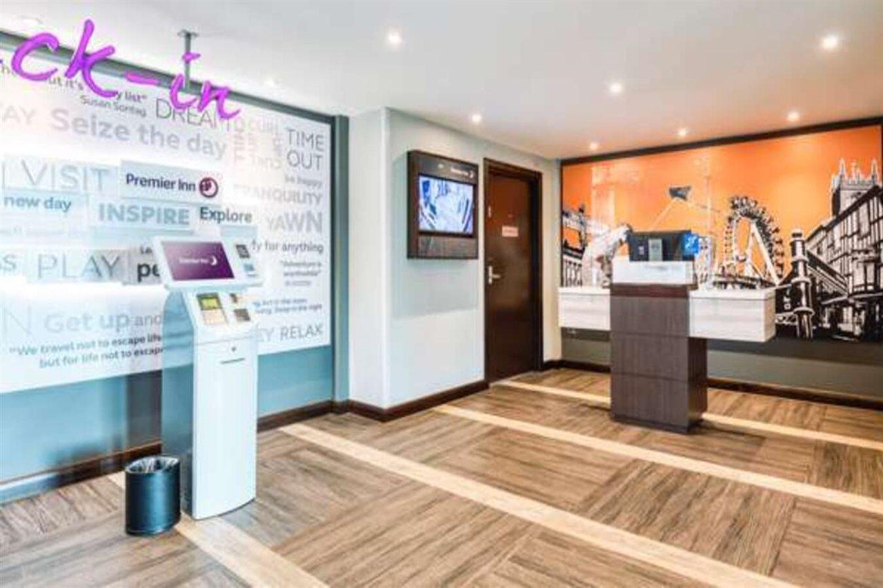 Premier Inn Oxford Kidlington Buitenkant foto