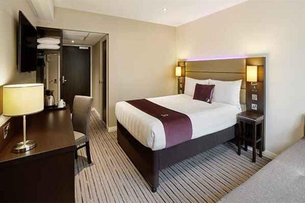 Premier Inn Oxford Kidlington Buitenkant foto
